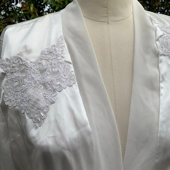 Linea Donatella White Embellished Silky Robe Women’s Large XL - Picture 2 of 9